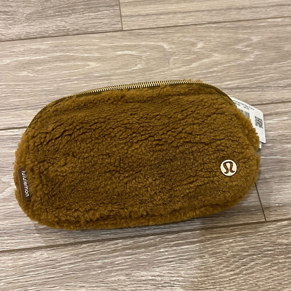 Fleece Everywhere Belt Bag in Burnt Caramel Lululemon